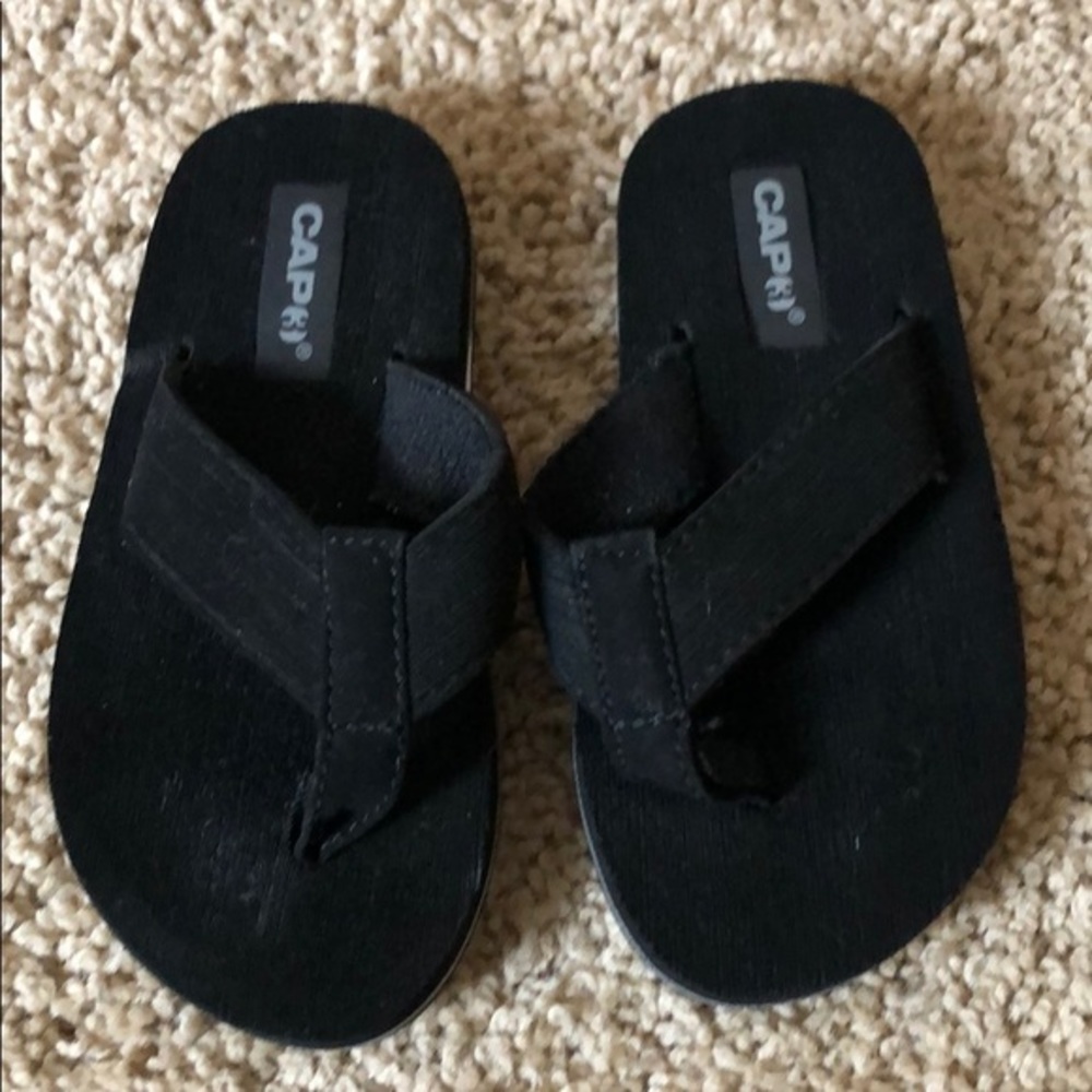 Cap boys flip flop!